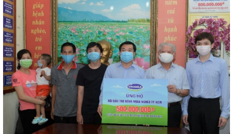 Vinamilk[-]hỗ[-]trợ[-]chi[-]phí[-]mổ[-]tim[-]bẩm[-]sinh[-]cho[-]trẻ[-]em[-]có[-]hoàn[-]cảnh[-]khó[-]khăn